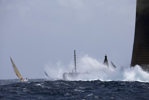 Les Figaros au passage du phare de Wolf Rock lors de la 1ere etape de la Solitaire du Figaro Eric Bompard Cachemire 2014 entre Deauville et Plymouth - le 10/06/2014