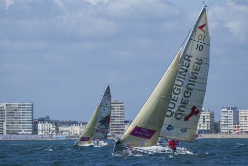 Départ des Sables d'Olonne de la 4ème étape de la Solitaire du Figaro Eric Bompard Cahemire le 29 juin 2014