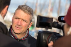 Ambiance sur les pontons du Vendee Globe 2016 - Yann Elies, skipper de l Imoca Queguiner-Leucemie Espoir - Les Sables d Olonne le 05/11/2016