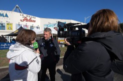 Ambiance sur les pontons du Vendee Globe 2016 - Yann Elies, skipper de l Imoca Queguiner-Leucemie Espoir - Les Sables d Olonne le 05/11/2016