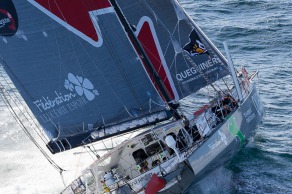 Yann Elies, skipper de l Imoca Queguiner-Leucemie Espoir lors du depart du Vendee Globe 2016 - Les Sables d'Olonne le 06/11/2016